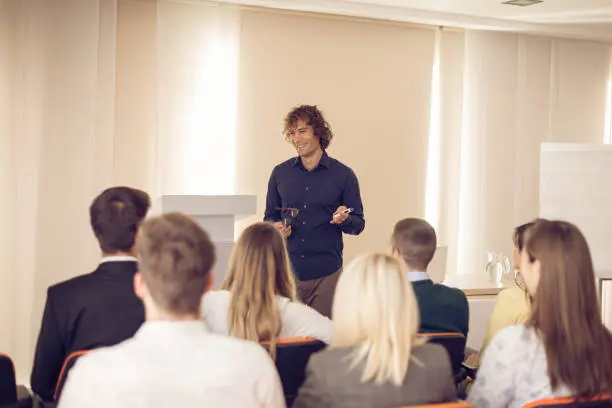 Comment devenir formateur professionnel d&rsquo;adultes ?